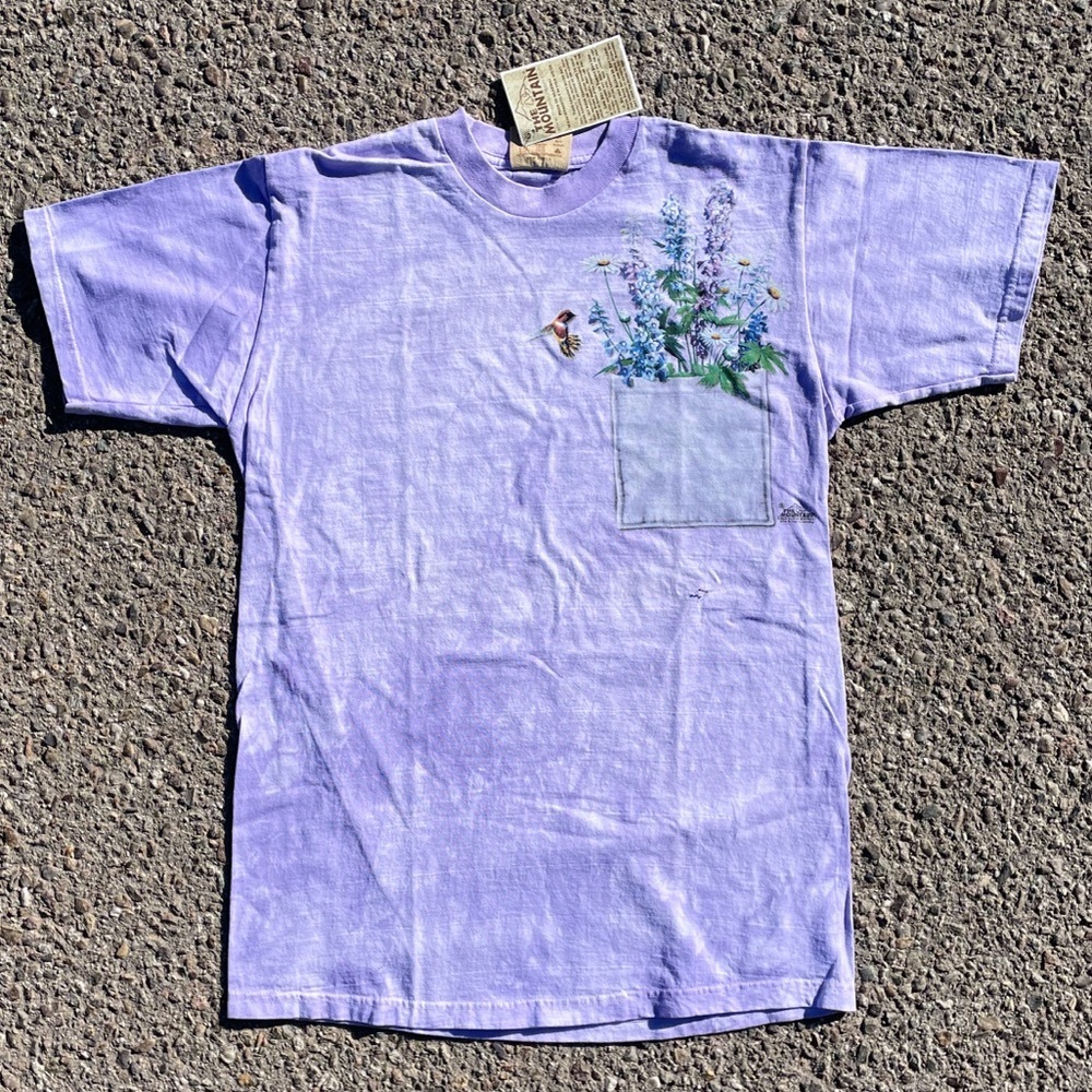 NWT Vintage 2002 The Mountain Susan Bourdet Hummingbird Pocket Tee Purple M - Picture 2 of 7